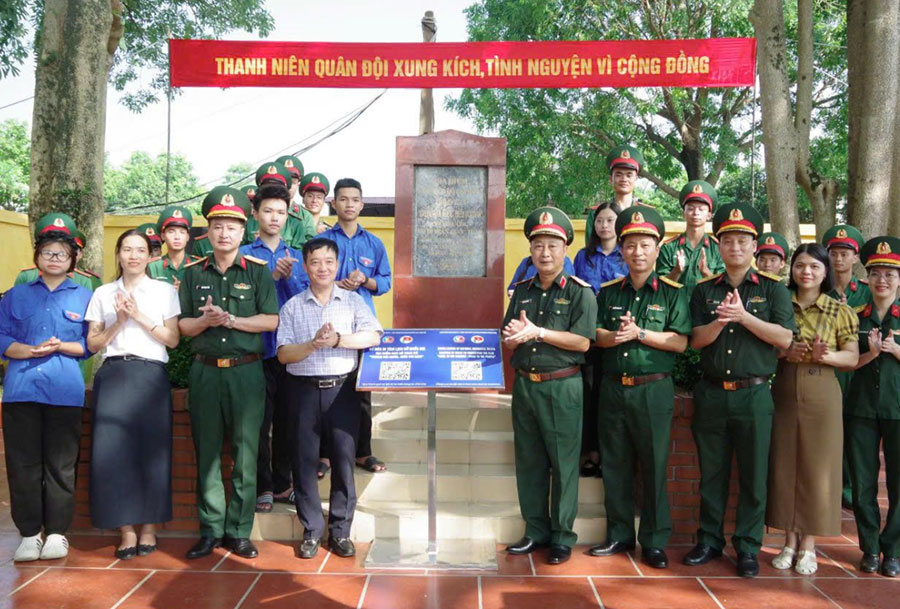 Ra mắt công trình số hóa Di tích lịch sử cấp quốc gia địa điểm Bác Hồ trao cờ “Trung với nước, hiếu với dân”