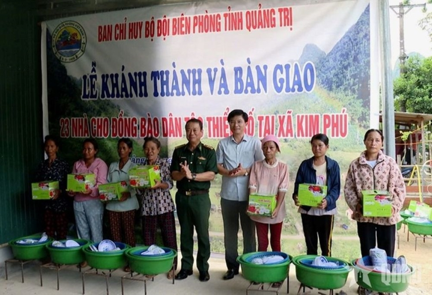Bộ đội Biên phòng tỉnh Quảng Trị: Khánh thành 23 ngôi nhà tặng đồng bào biên giới

