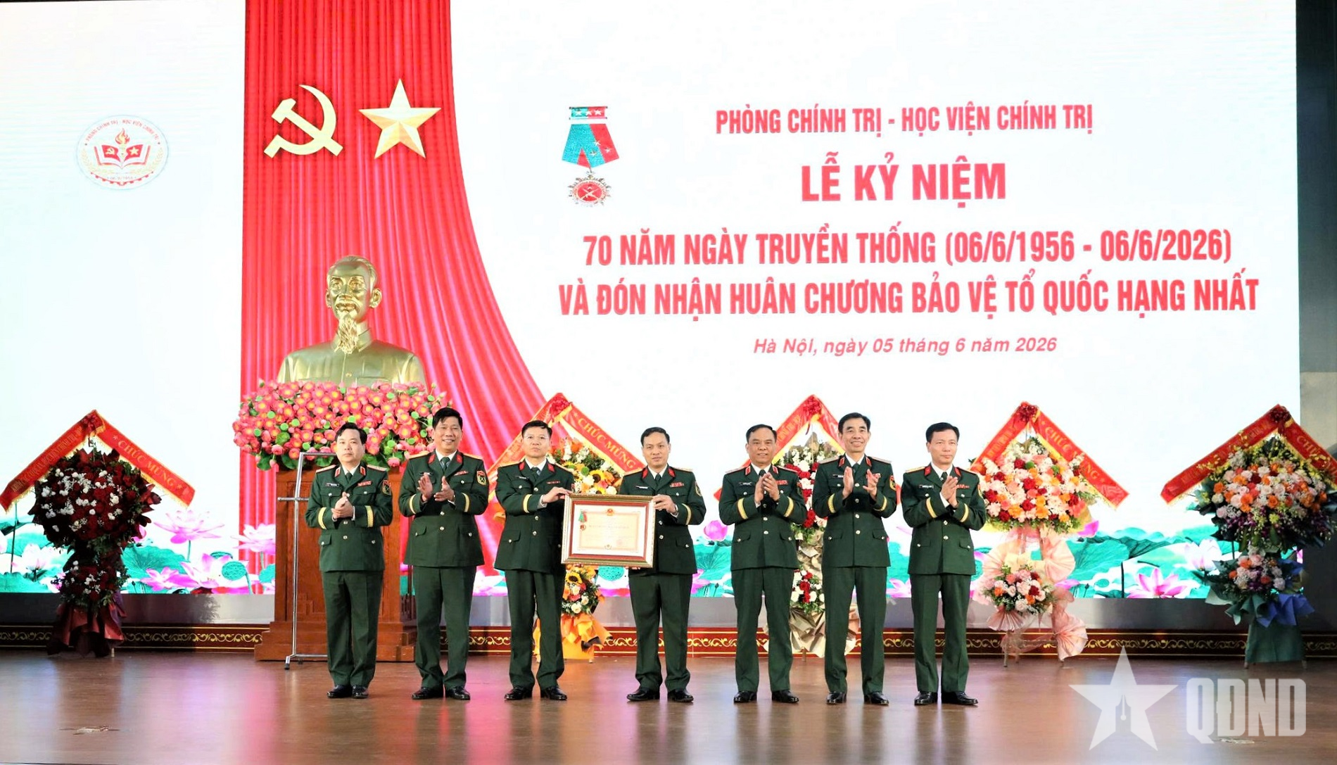 Phòng Chính trị (Học viện Chính trị) đón nhận Huân chương Bảo vệ Tổ quốc hạng Nhất