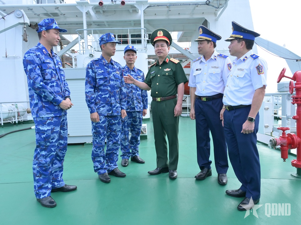 Thượng tướng Đỗ Xuân Tụng kiểm tra, nắm tình hình tại Vùng Cảnh sát biển 4: Xây dựng cho cán bộ, chiến sĩ bản lĩnh chính trị vững vàng, phẩm chất liêm chính và tinh thần thượng tôn pháp luật
