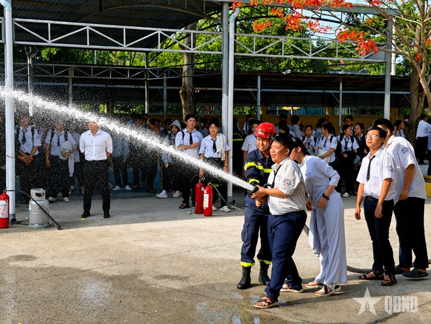 Trang bị kỹ năng ứng phó với “giặc lửa”