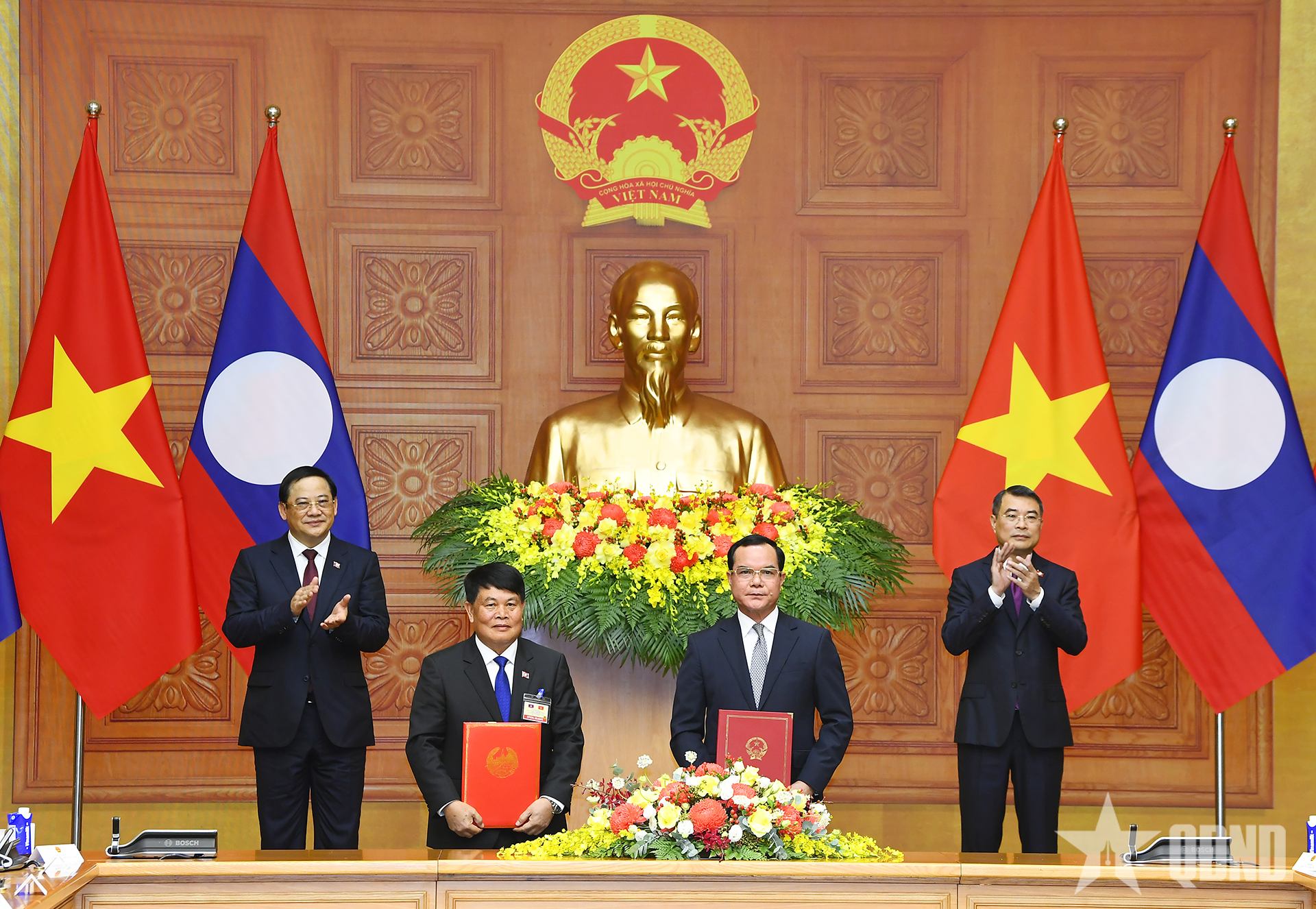 Thủ tướng Lê Minh Hưng hội đàm với Thủ tướng Lào