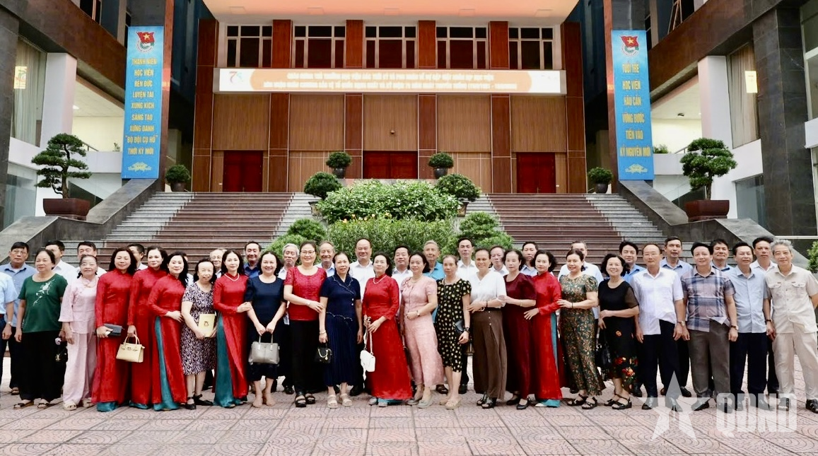 Học viện Hậu cần: Gặp mặt các thế hệ lãnh đạo, chỉ huy qua các thời kỳ