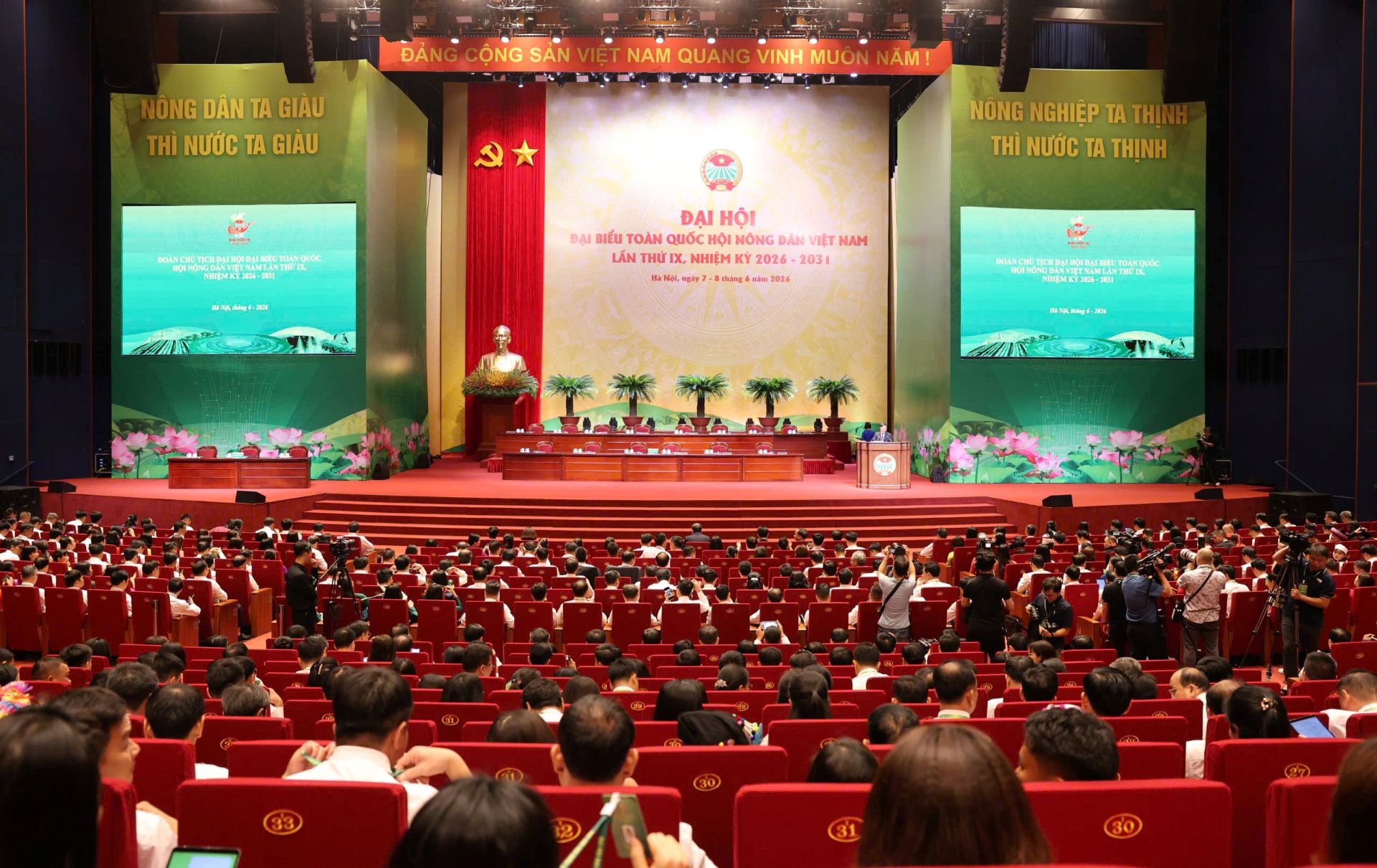 Khai mạc trọng thể Đại hội đại biểu toàn quốc Hội Nông dân Việt Nam lần thứ IX

