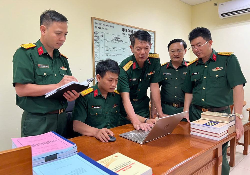 Bồi đắp bản lĩnh, nâng tầm tư duy từ nền tảng lý luận