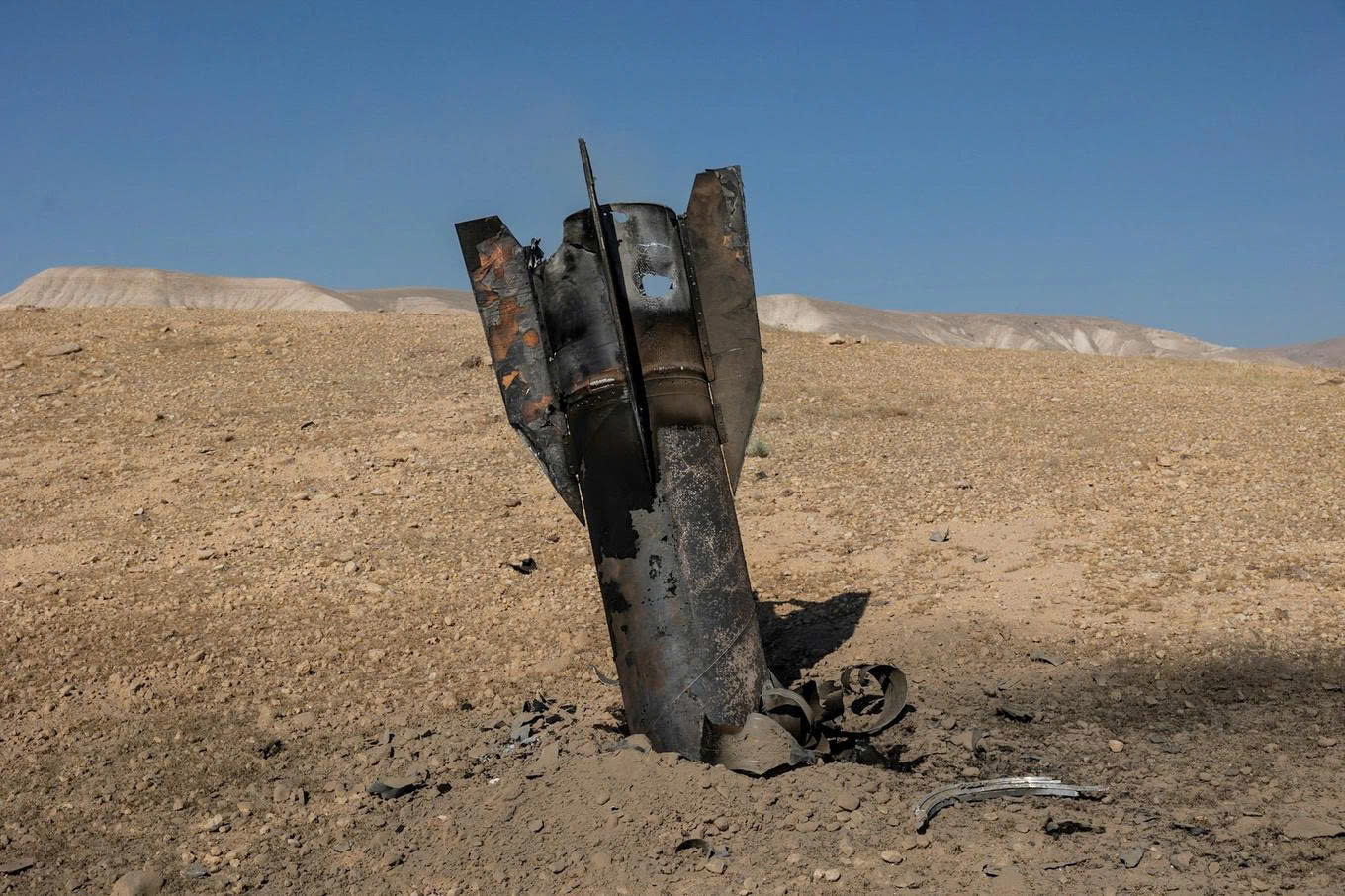Israel và Iran trả đũa lẫn nhau, Đại sứ quán Việt Nam khuyến cáo công dân bảo đảm an toàn
