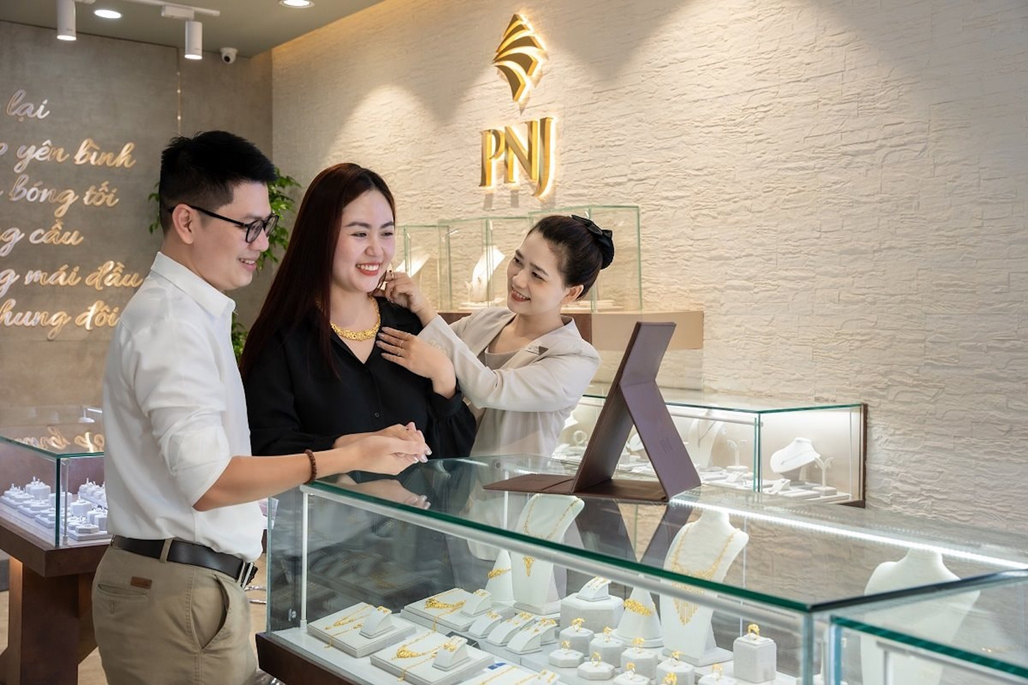 Không nên đầu tư vàng theo tâm lý đám đông
