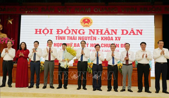 Đồng chí Trần Văn Hậu được bầu làm Phó chủ tịch UBND tỉnh Thái Nguyên