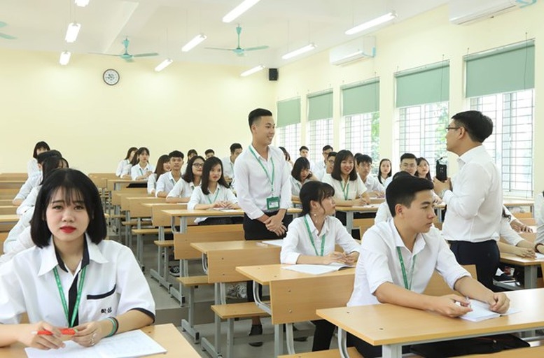 Chuẩn h&oacute;a việc bi&ecirc;n soạn, ban h&agrave;nh chương tr&igrave;nh c&aacute;c m&ocirc;n học bắt buộc ở bậc đại học