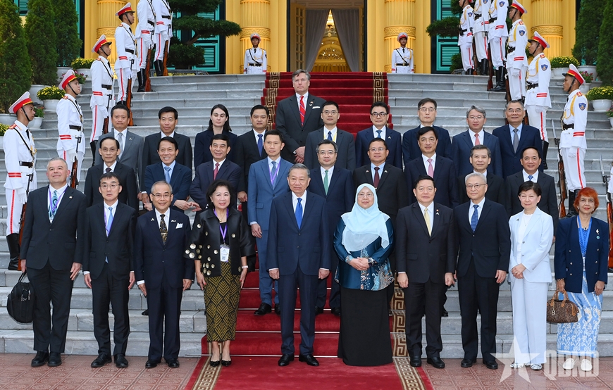 Đ&oacute;ng g&oacute;p t&iacute;ch cực hoạch định c&aacute;c định hướng ph&aacute;t triển d&agrave;i hạn của ASEAN