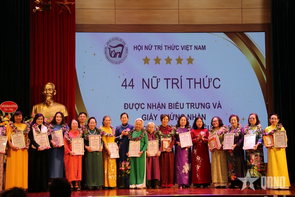 Tôn vinh và biểu dương Hội viên Nữ trí thức Việt Nam tiêu biểu 2026