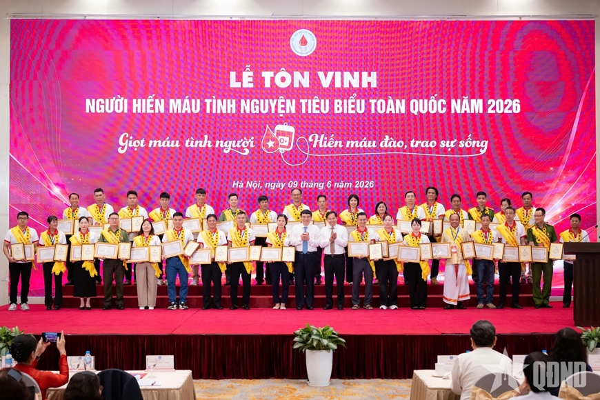 Chủ tịch Quốc hội: Mỗi giọt m&aacute;u hiến tặng l&agrave; nguồn hy vọng v&agrave; cơ hội sống tiếp cho người bệnh