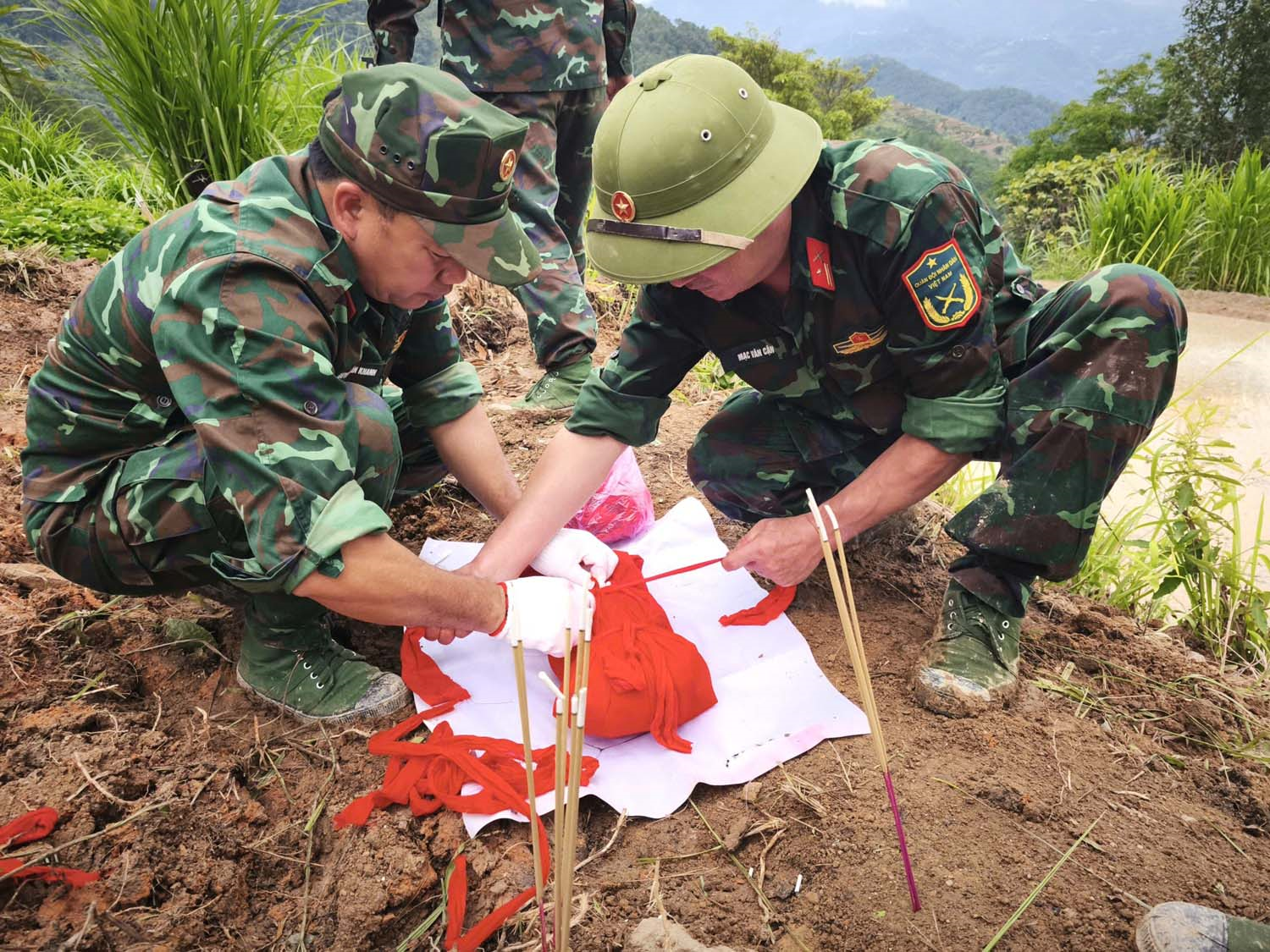 Bộ CHQS tỉnh Tuyên Quang quy tập hài cốt liệt sĩ thời kỳ kháng chiến chống Pháp
