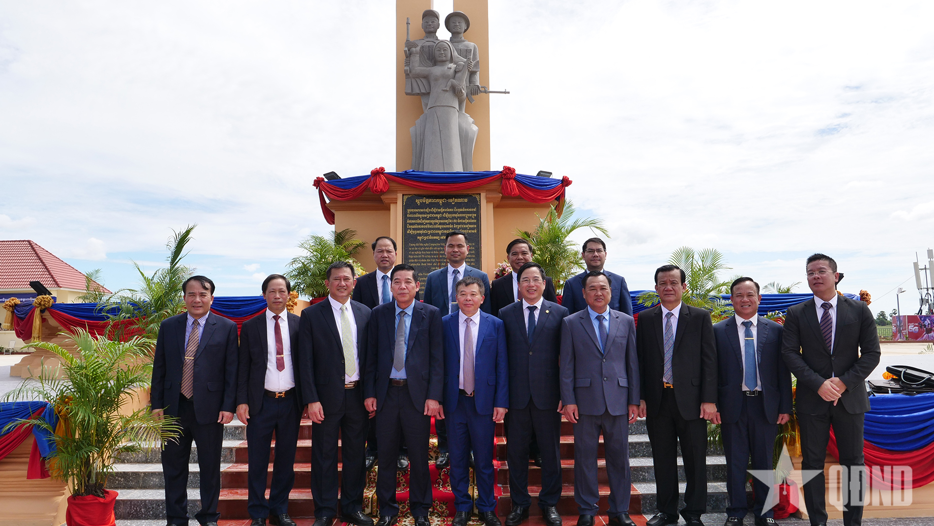 Khánh thành Đài Hữu nghị Việt Nam - Campuchia tại tỉnh Pursat