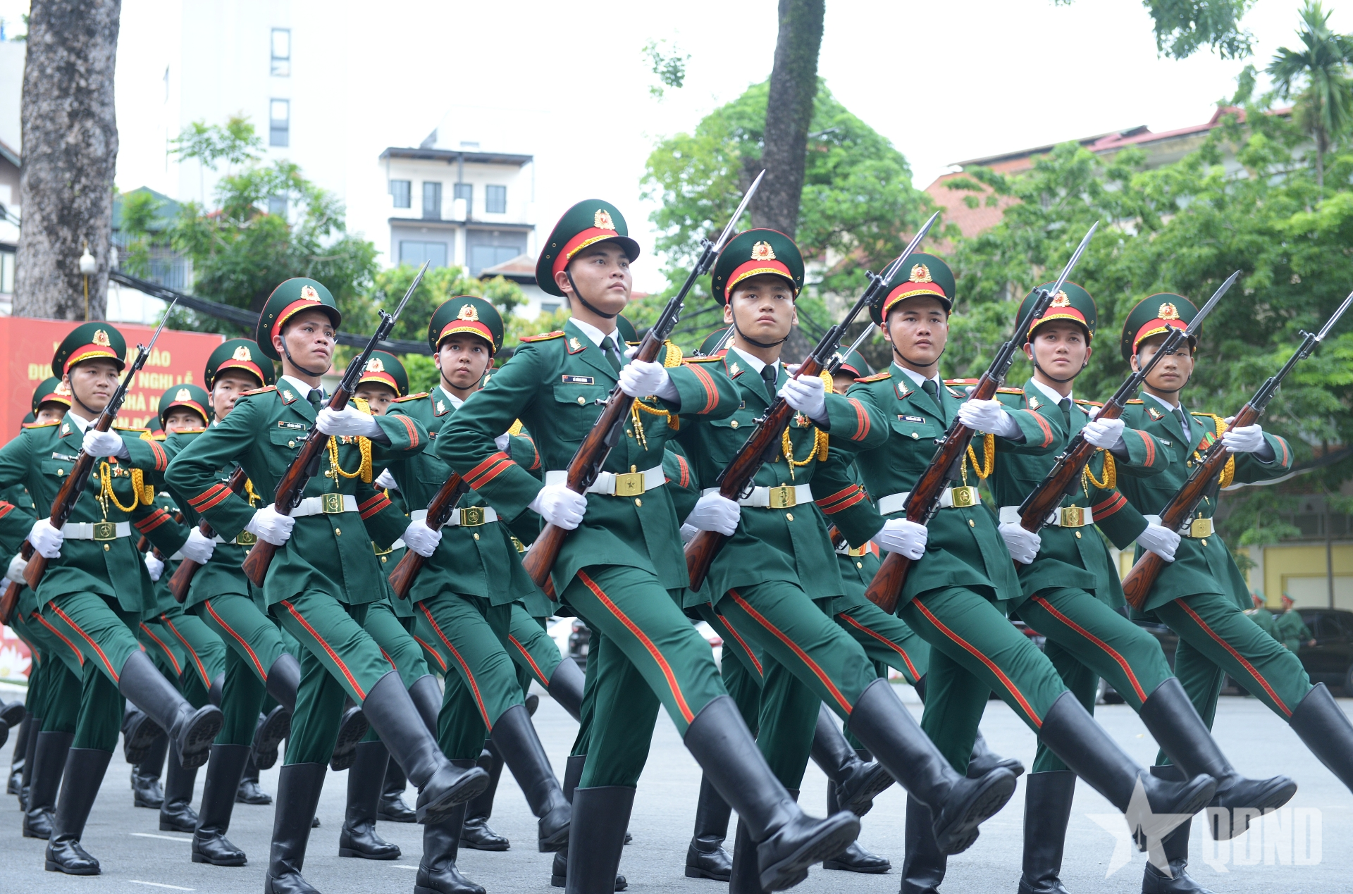 Quyết tâm phấn đấu trở thành những chiến sĩ nghi lễ ưu tú