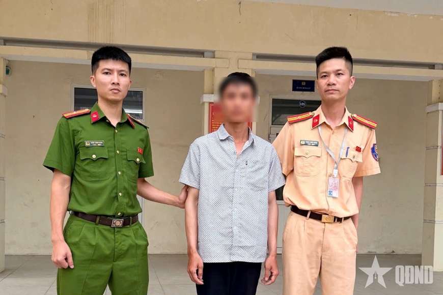 H&agrave; Nội: Ph&aacute;t hiện th&iacute; sinh sử dụng camera c&uacute;c &aacute;o, tai nghe si&ecirc;u nhỏ để gian lận thi s&aacute;t hạch l&aacute;i xe