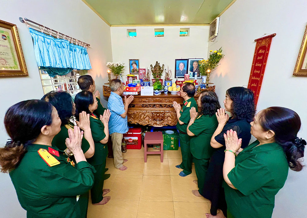 Thương nhau như lúc ra trận