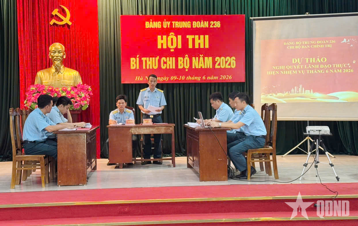 Bí thư chi bộ ở Trung đoàn 236 nắm vững kiến thức xây dựng Đảng