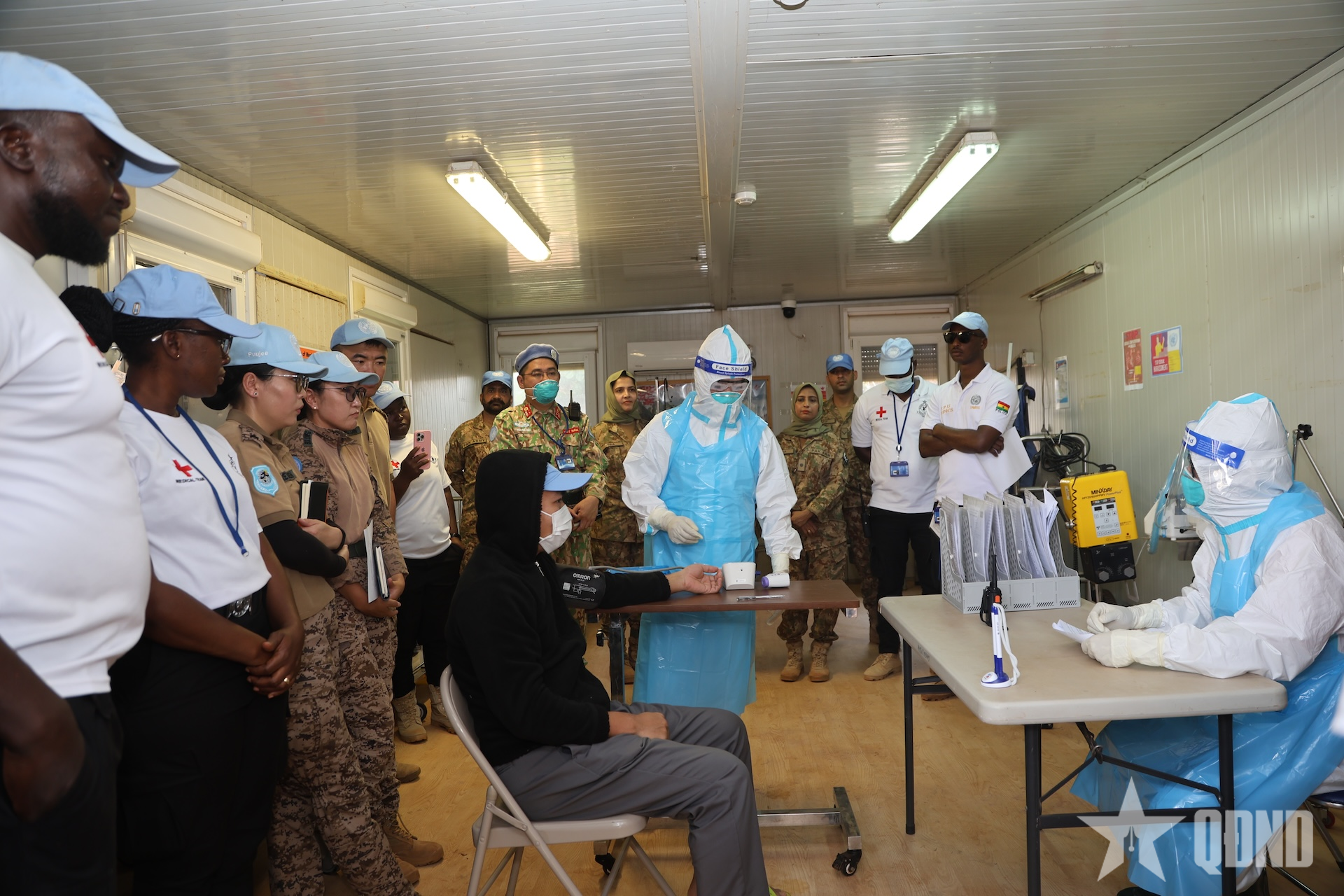 Bệnh viện dã chiến cấp 2 số 7 nâng cao năng lực ứng phó dịch bệnh Ebola