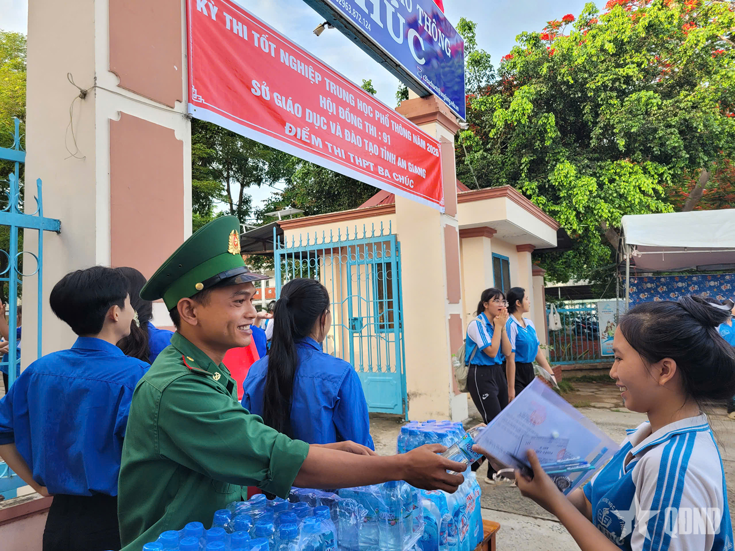 Tuổi trẻ Biên phòng An Giang tiếp sức mùa thi