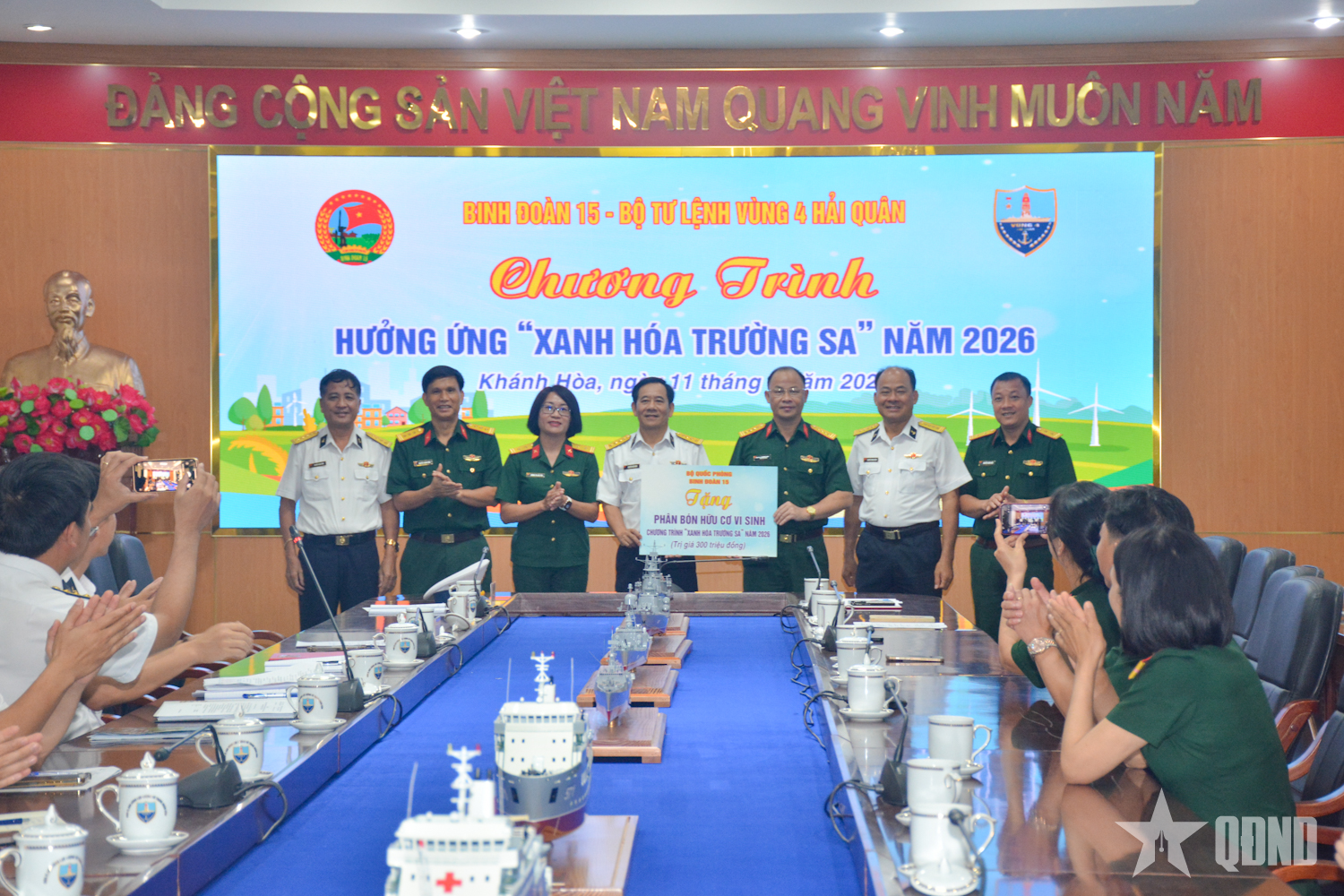 Binh đoàn 15 hỗ trợ phân bón góp phần 