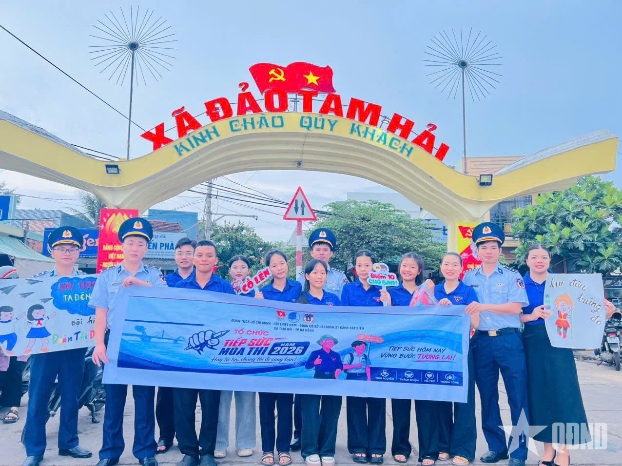 Tuổi trẻ Hải đoàn 21 Cảnh sát biển hỗ trợ hơn 700 thí sinh thi tốt nghiệp THPT