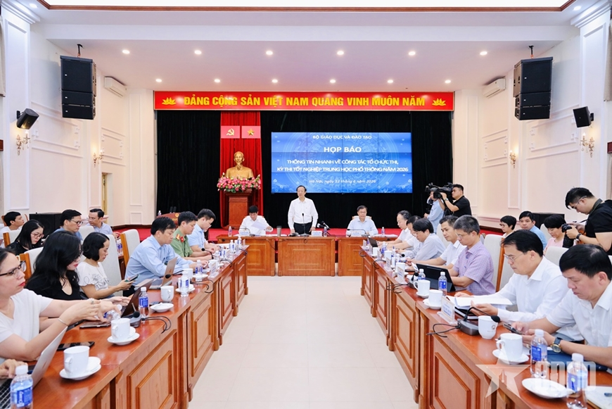 Bộ Giáo dục và Đào tạo phản hồi về tranh luận đề thi môn Ngữ văn tốt nghiệp THPT năm 2026

