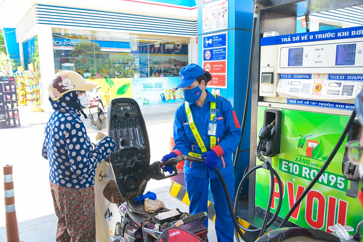 Xăng E10: Khởi đầu có lợi cho chuyển đổi xanh