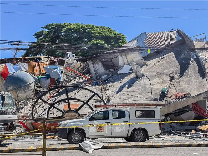 Động đất tại Philippines: Mưa lớn và dư chấn cản trở hoạt động cứu hộ