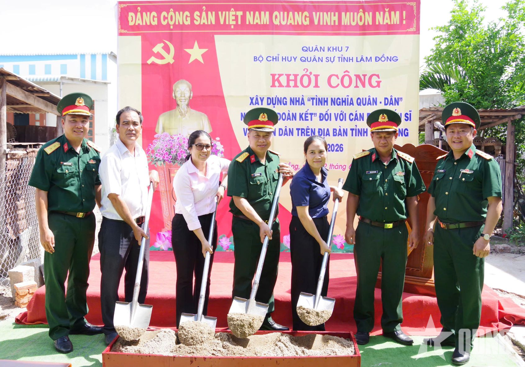 Khởi công xây dựng 100 căn 