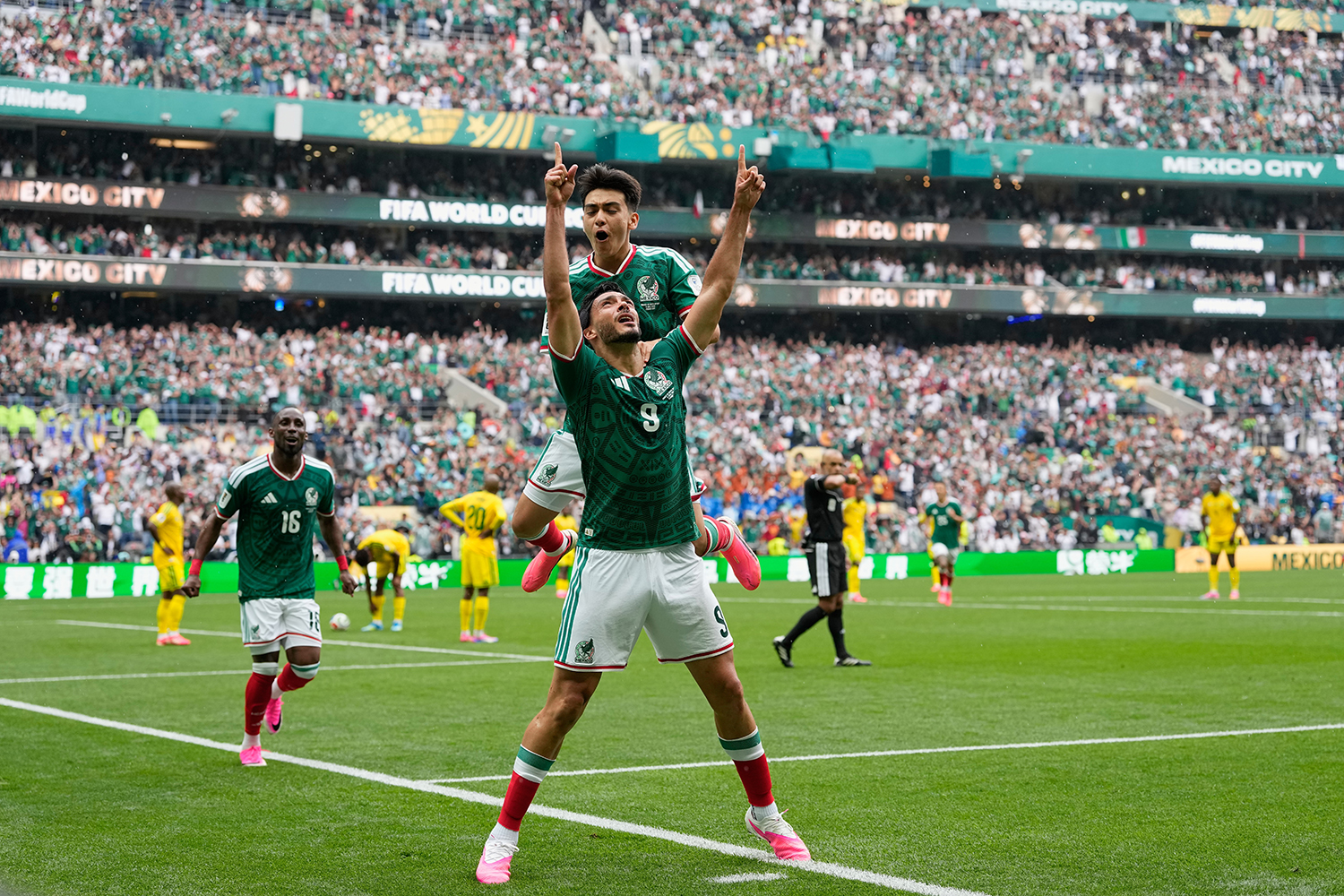 Kết quả World Cup 2026: Mexico thắng Nam Phi trong trận đấu 3 thẻ đỏ

