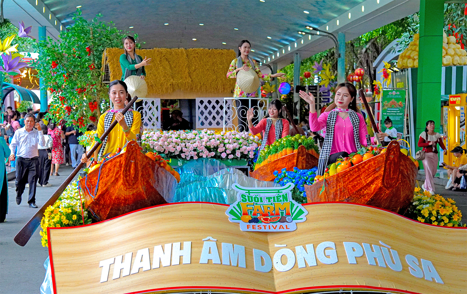 Đặc sắc dòng chảy văn hóa từ lễ hội trái cây