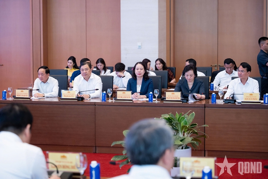 Chủ tịch Quốc hội Trần Thanh Mẫn và Thủ tướng Chính phủ Lê Minh Hưng gặp mặt lãnh đạo các cơ quan báo chí