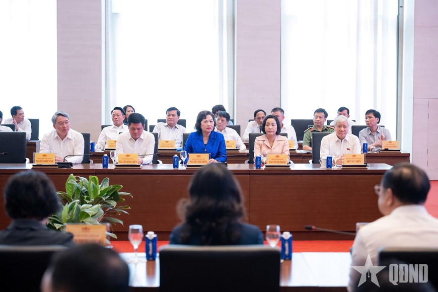 Chủ tịch Quốc hội Trần Thanh Mẫn và Thủ tướng Chính phủ Lê Minh Hưng gặp mặt lãnh đạo các cơ quan báo chí