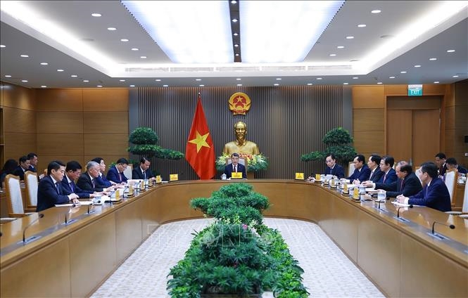 Thủ tướng Lê Minh Hưng điện đàm với Thủ tướng Trung Quốc Lý Cường