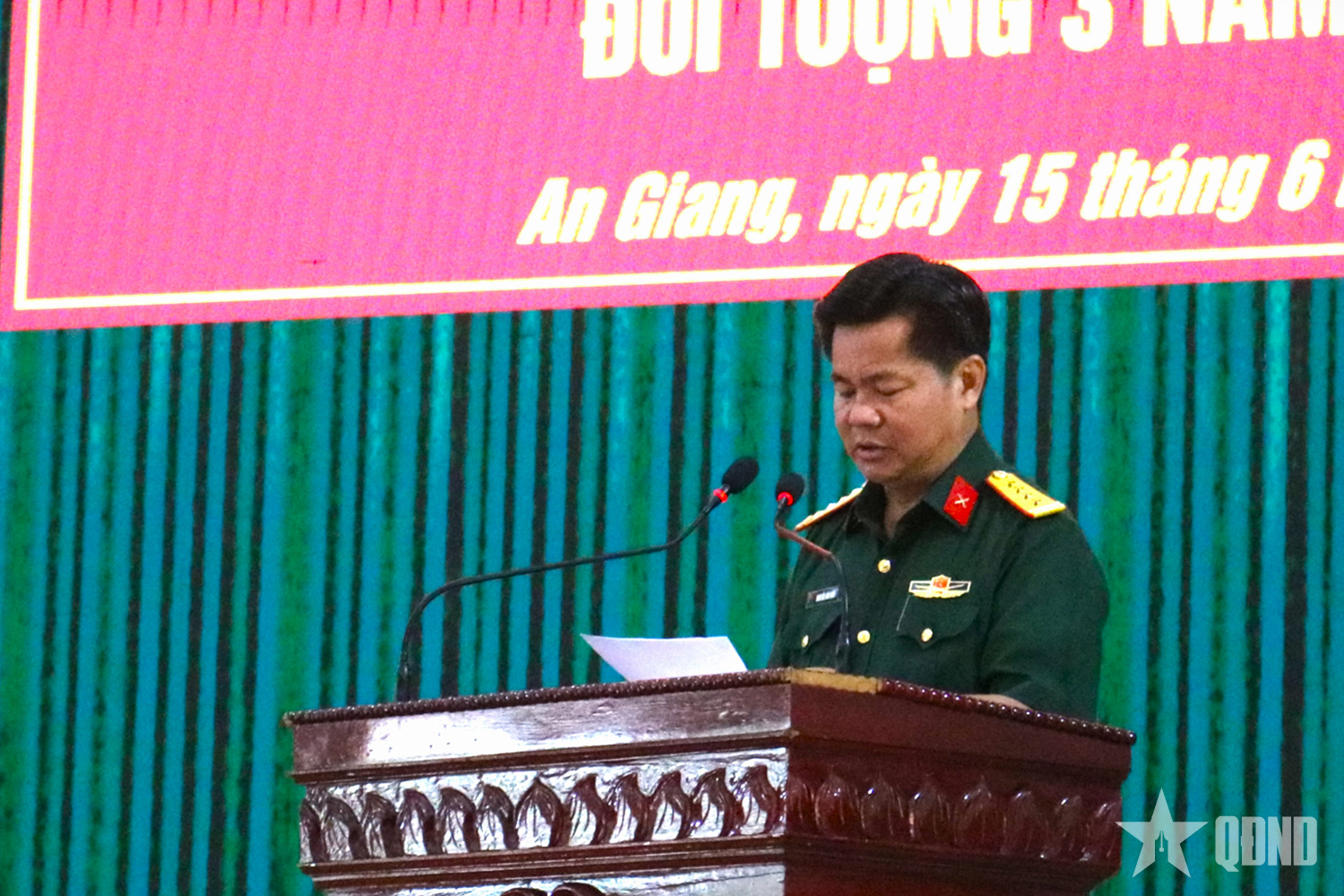 Nâng cao năng lực lãnh đạo, tổ chức thực hiện nhiệm vụ quốc phòng, an ninh