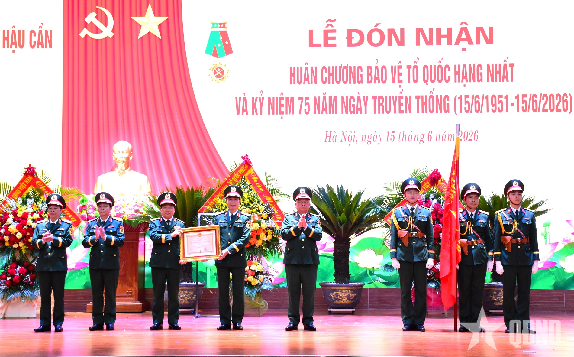 Học viện Hậu cần đón nhận Huân chương Bảo vệ Tổ quốc hạng Nhất