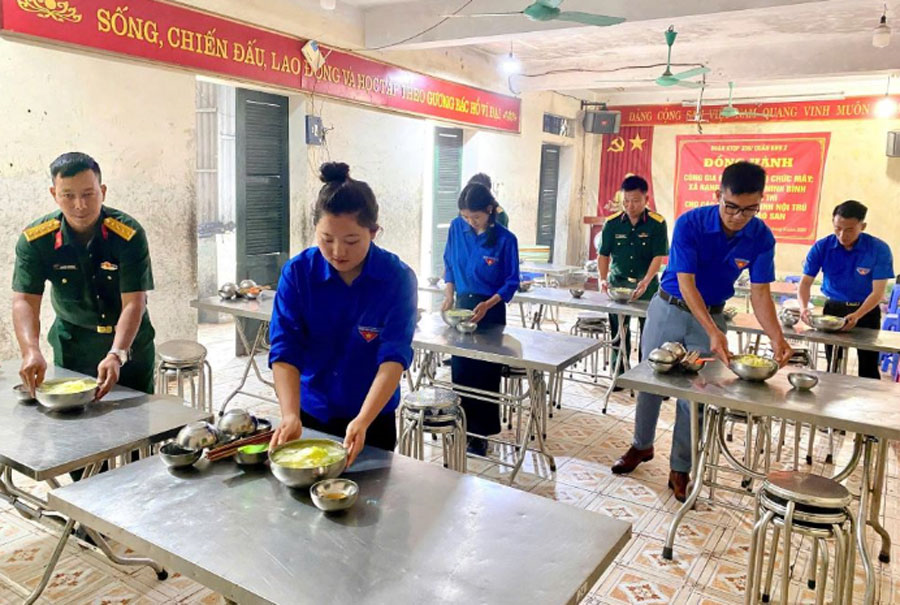 Tiếp sức mùa thi cho học sinh vùng cao Dào San