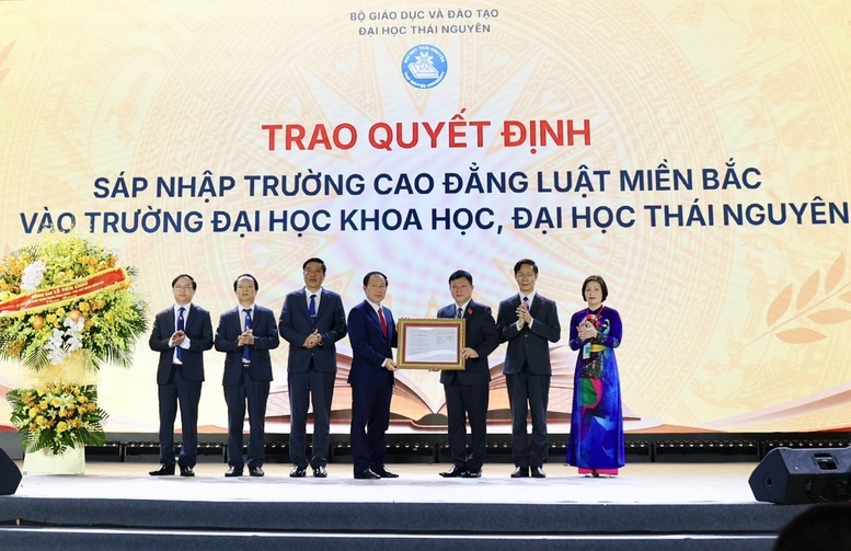 Phó thủ tướng Lê Tiến Châu: Phát triển lĩnh vực pháp luật thành thế mạnh mới của Đại học Thái Nguyên sau sáp nhập