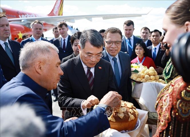 Thủ tướng Lê Minh Hưng đến Kazan dự Hội nghị Cấp cao kỷ niệm 35 năm quan hệ ASEAN - Nga
