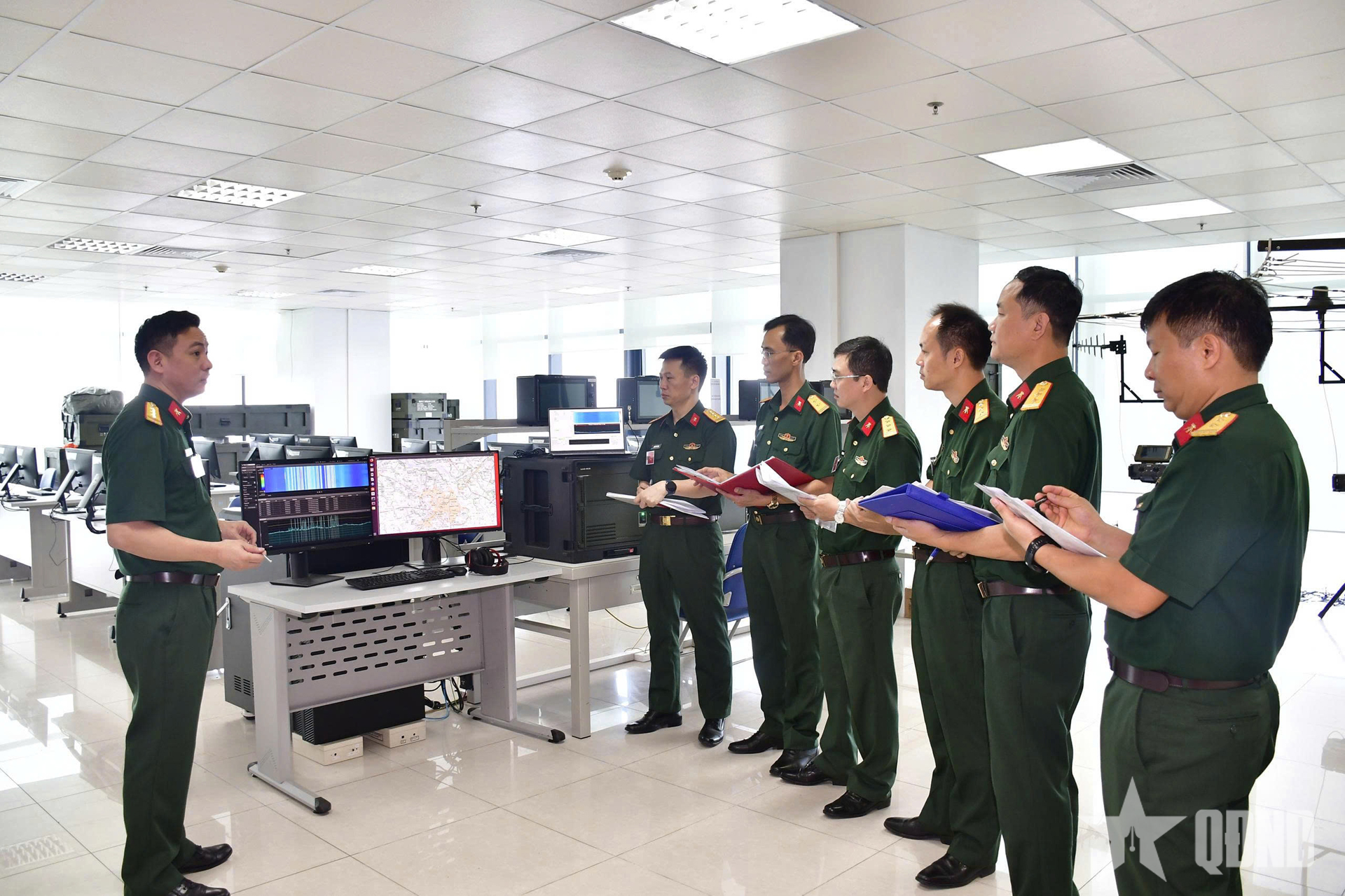 Giữ tốt, dùng bền ở Khoa Vô tuyến điện tử (Học viện Kỹ thuật Quân sự)