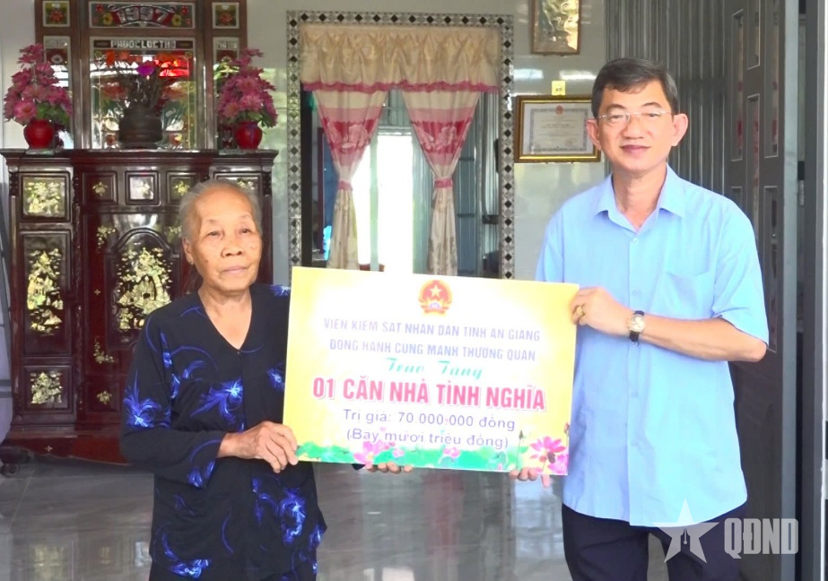 An Giang: Bàn giao nhà tình nghĩa cho gia đình có công với cách mạng tại xã Thoại Sơn