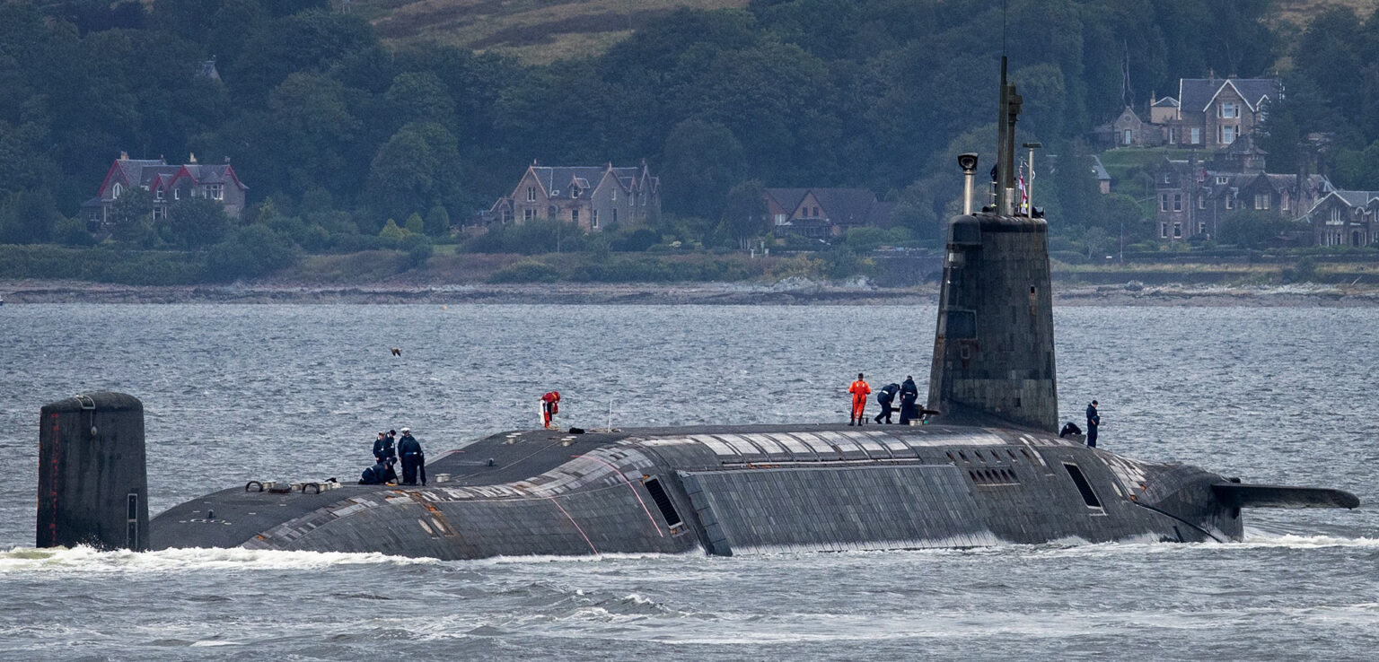 Anh trước mối lo năng lực phòng thủ