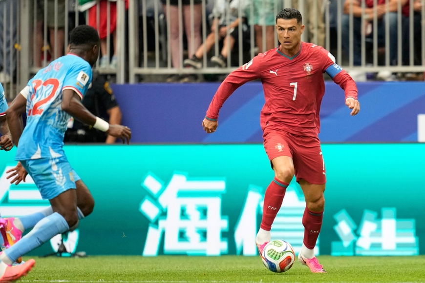 Ronaldo “tịt ngòi”, Bồ Đào Nha hòa CHDC Congo