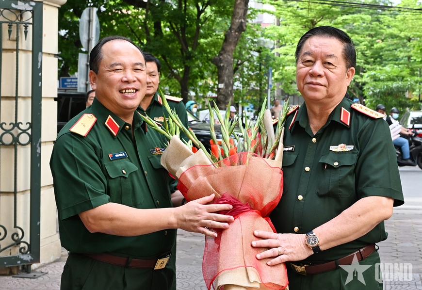 Gallery - 	Đại tướng Nguyễn Trọng Nghĩa thăm, chúc mừng Báo Quân đội nhân dân - image 3
