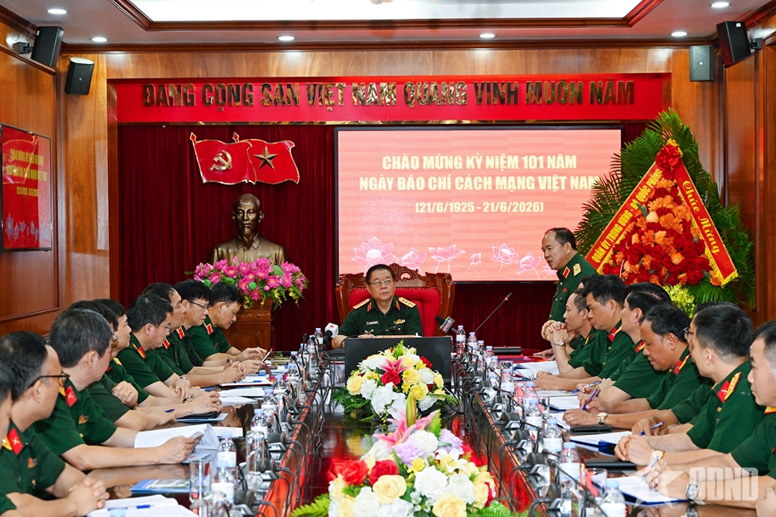 Gallery - 	Đại tướng Nguyễn Trọng Nghĩa thăm, chúc mừng Báo Quân đội nhân dân - image 1