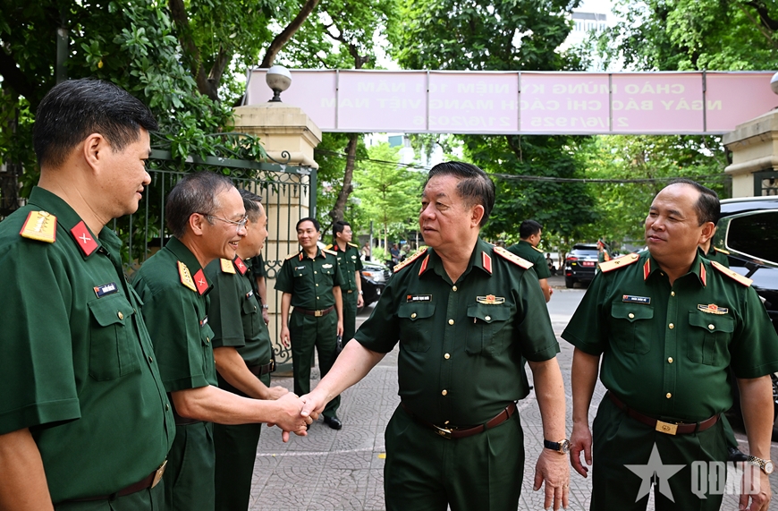 Gallery - 	Đại tướng Nguyễn Trọng Nghĩa thăm, chúc mừng Báo Quân đội nhân dân - image 4