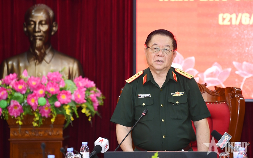 Gallery - 	Đại tướng Nguyễn Trọng Nghĩa thăm, chúc mừng Báo Quân đội nhân dân - image 8