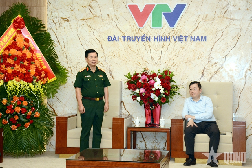 Gallery - 	Thượng tướng Đỗ Xuân Tụng chúc mừng một số cơ quan báo chí Trung ương - image 1