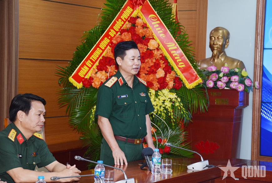 Gallery - 	Thượng tướng Đỗ Xuân Tụng chúc mừng một số cơ quan báo chí Trung ương - image 8